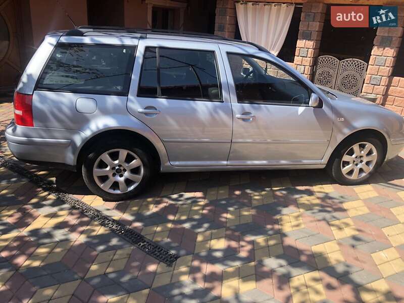 Універсал Volkswagen Golf 2004 в Мукачевому