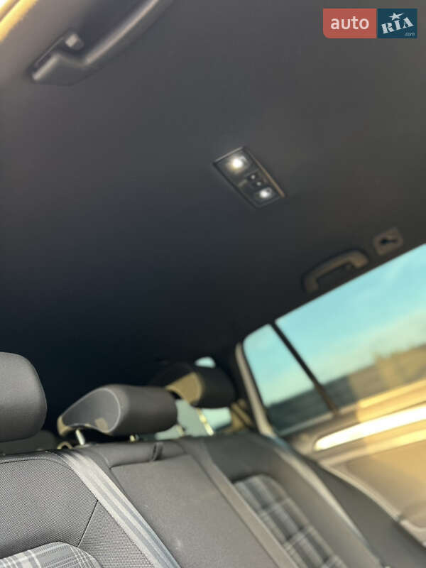 Універсал Volkswagen Golf 2015 в Львові