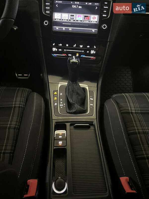 Універсал Volkswagen Golf 2015 в Львові