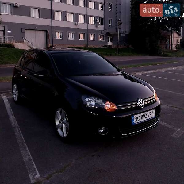 Хетчбек Volkswagen Golf 2010 в Львові