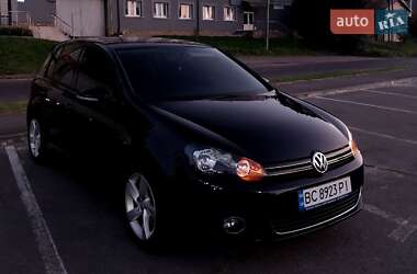 Хэтчбек Volkswagen Golf 2010 в 