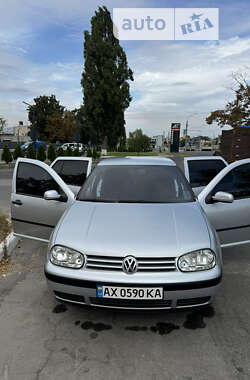 Хэтчбек Volkswagen Golf 2002 в Харькове