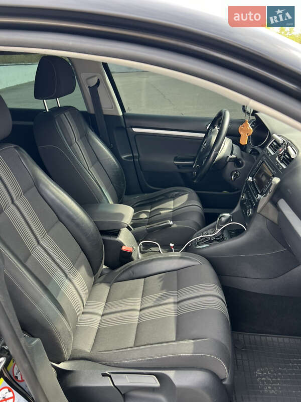 Универсал Volkswagen Golf 2013 в Мукачево