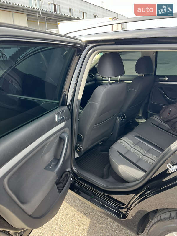 Универсал Volkswagen Golf 2013 в Мукачево