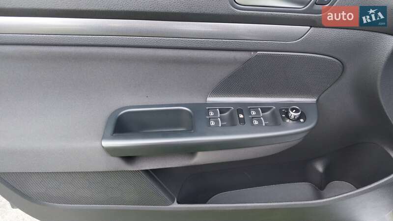 Универсал Volkswagen Golf 2011 в Ивано-Франковске