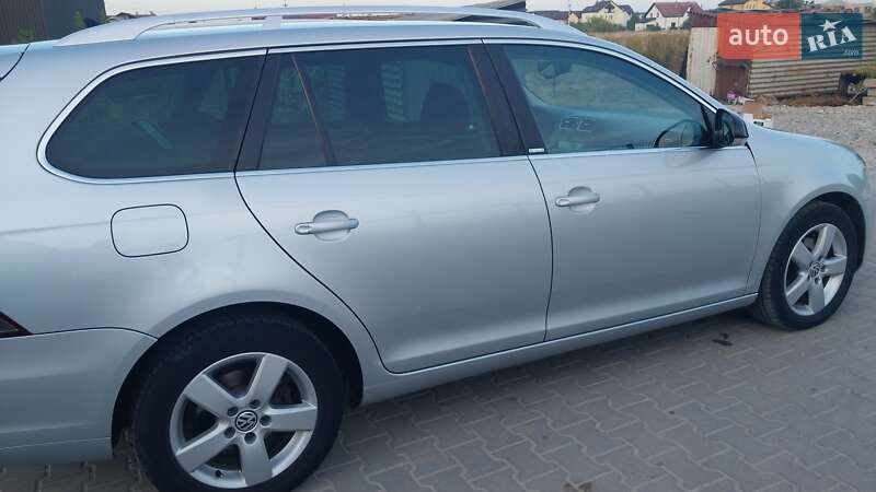 Универсал Volkswagen Golf 2011 в Ивано-Франковске