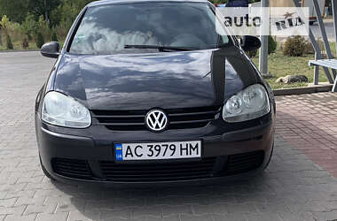 Хетчбек Volkswagen Golf 2004 в Тернополі