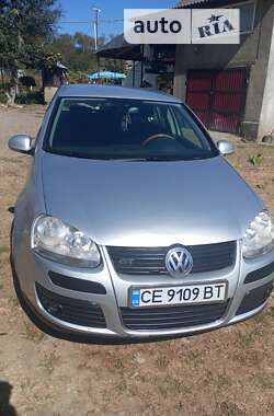 Хэтчбек Volkswagen Golf 2006 в Черновцах