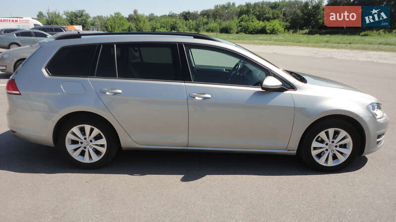 Универсал Volkswagen Golf 2015 в Днепре