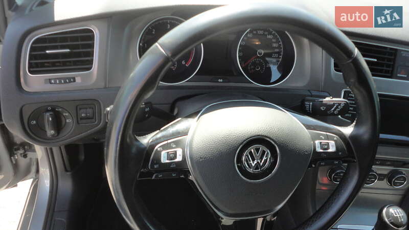 Универсал Volkswagen Golf 2015 в Днепре