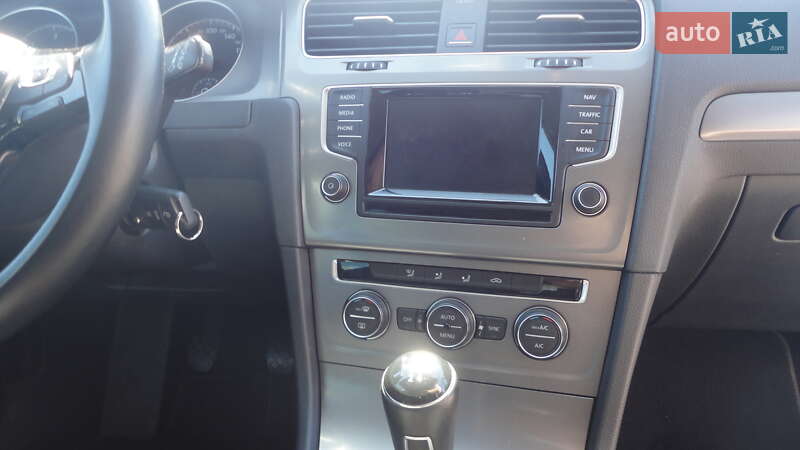 Универсал Volkswagen Golf 2015 в Днепре