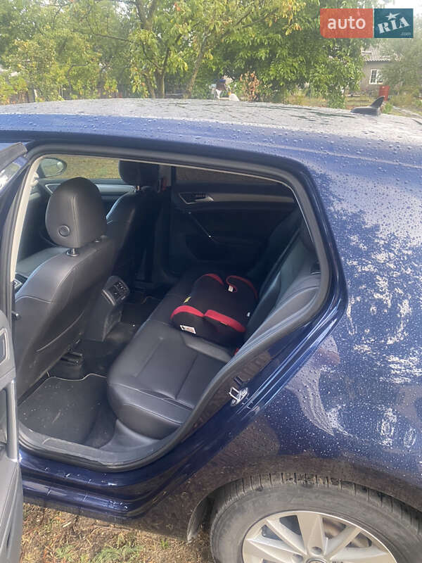 Хетчбек Volkswagen Golf 2015 в Дніпрі