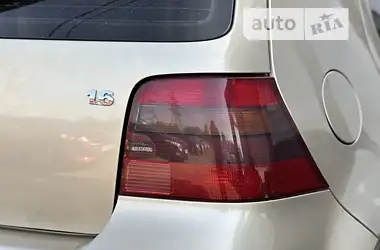 Volkswagen Golf 2002
