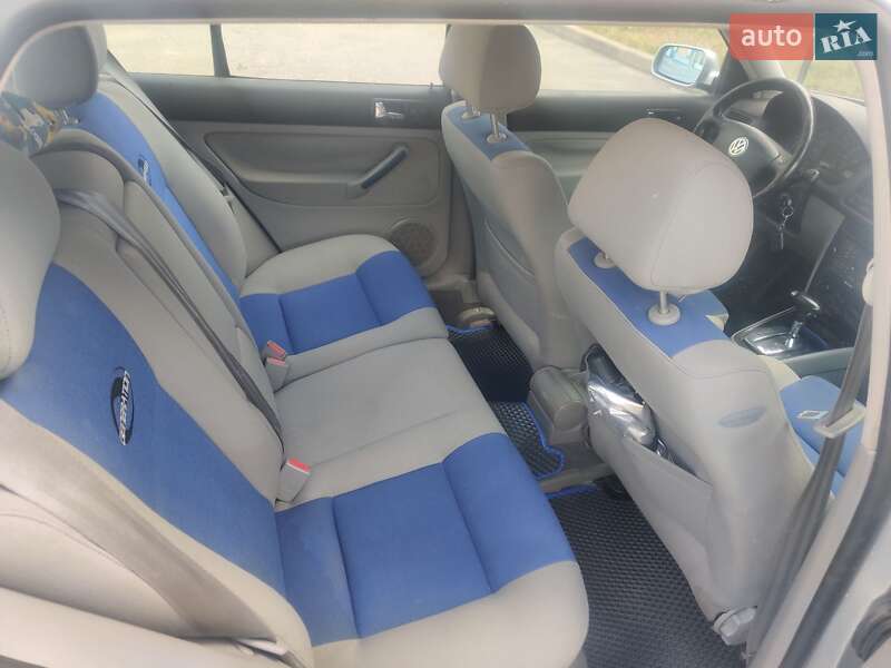 Хэтчбек Volkswagen Golf 1999 в Харькове