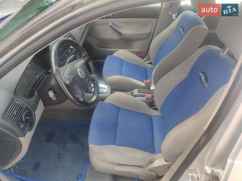 Хэтчбек Volkswagen Golf 1999 в Харькове