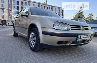 Хетчбек Volkswagen Golf 2002 в Гостомелі