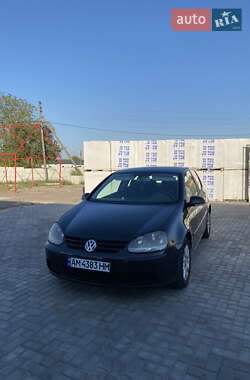 Хетчбек Volkswagen Golf 2003 в Попільні