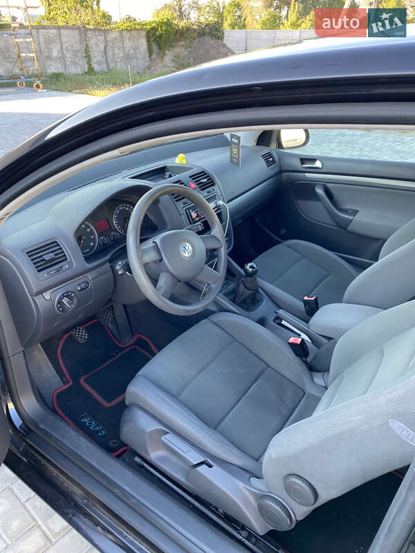 Хэтчбек Volkswagen Golf 2003 в Попельне