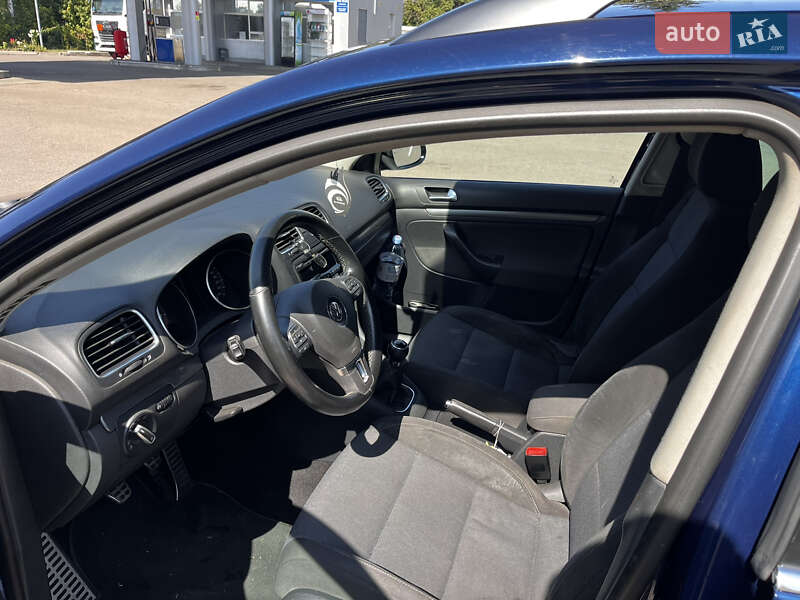 Универсал Volkswagen Golf 2011 в Киеве