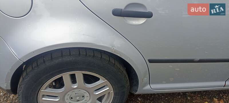 Хэтчбек Volkswagen Golf 1999 в Черновцах