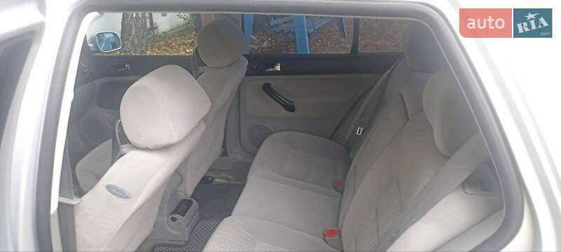 Хэтчбек Volkswagen Golf 1999 в Черновцах