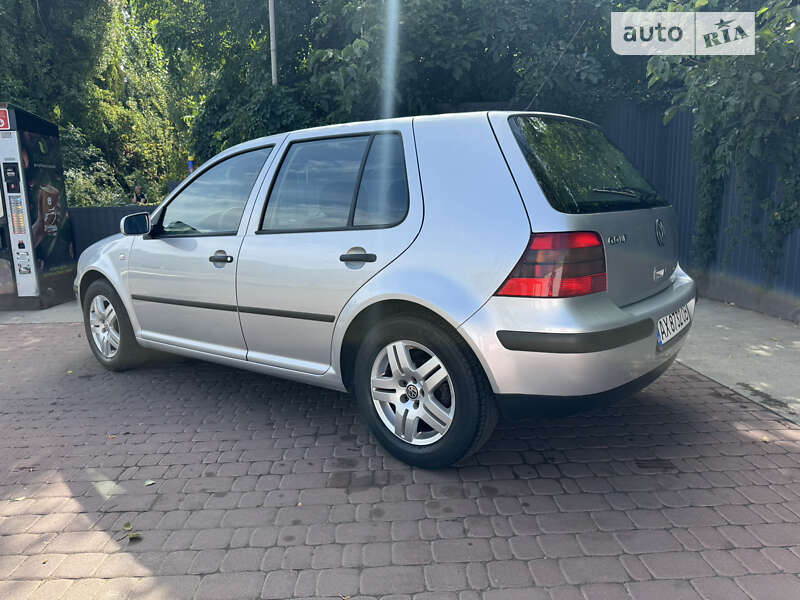 Хэтчбек Volkswagen Golf 2000 в Харькове