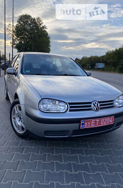 Хетчбек Volkswagen Golf 2002 в Тернополі