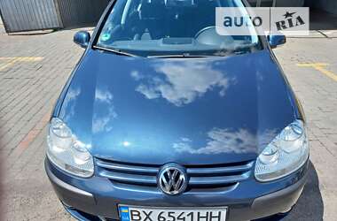 Хетчбек Volkswagen Golf 2004 в Хмельницькому