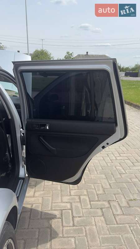 Универсал Volkswagen Golf 2001 в Любомле