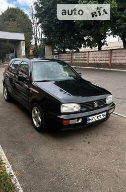 Хэтчбек Volkswagen Golf 1996 в Ровно