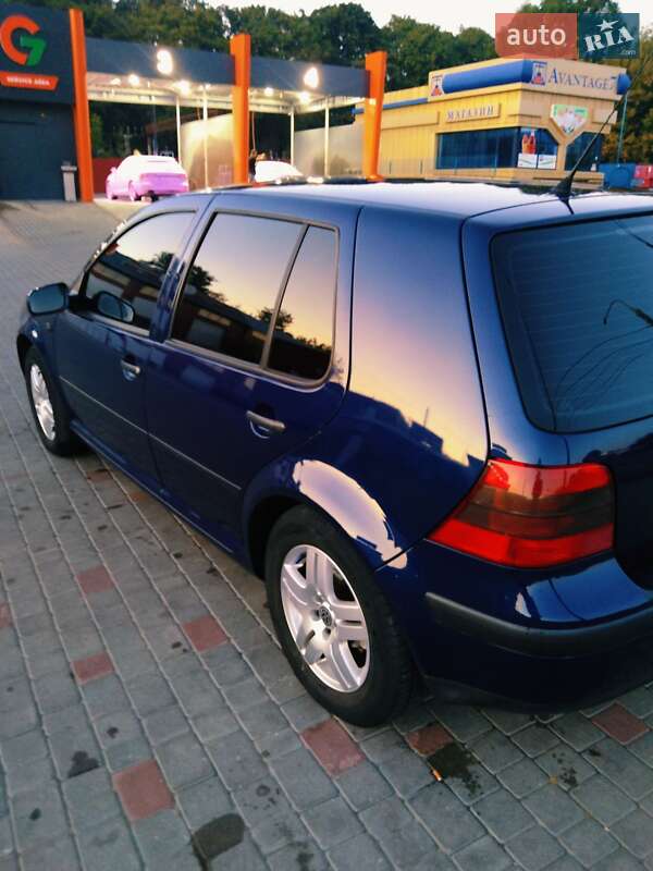 Хэтчбек Volkswagen Golf 2001 в Хмельницком