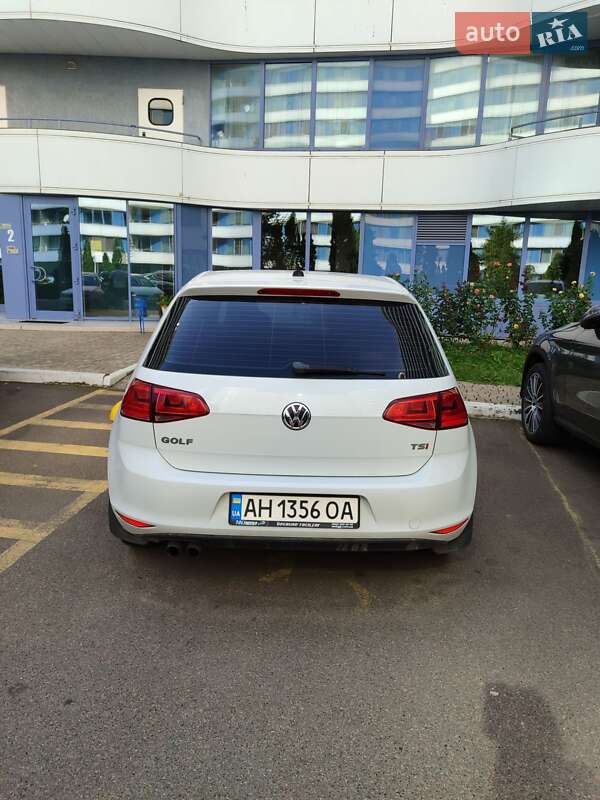 Хетчбек Volkswagen Golf 2015 в Одесі