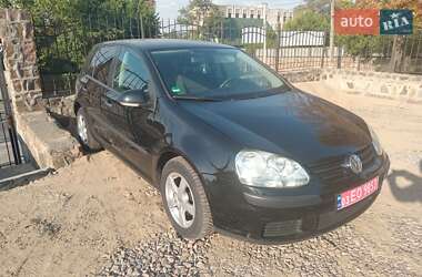 Хэтчбек Volkswagen Golf 2006 в Первомайске