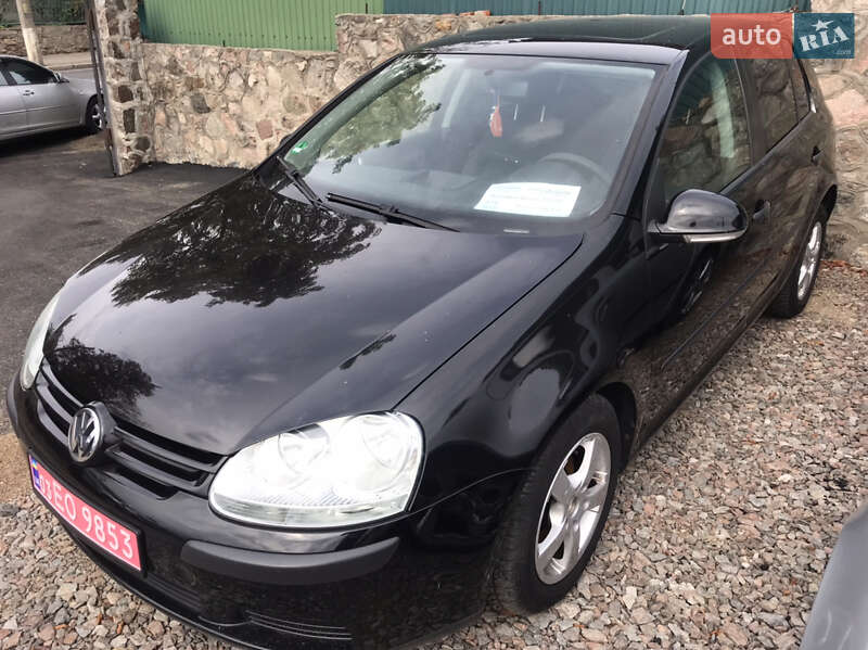 Хэтчбек Volkswagen Golf 2006 в Первомайске