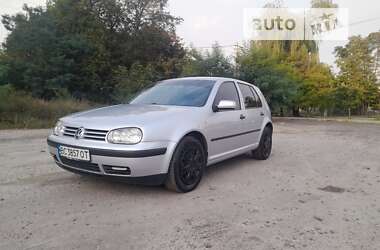 Хетчбек Volkswagen Golf 2002 в Львові