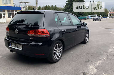 Хэтчбек Volkswagen Golf 2011 в Львове