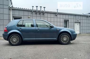 Хэтчбек Volkswagen Golf 2003 в Львове