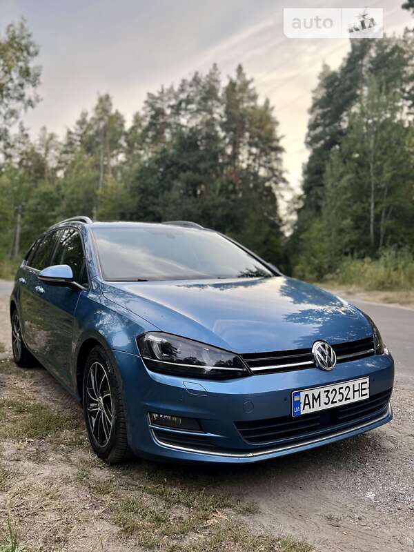 Універсал Volkswagen Golf 2013 в Житомирі