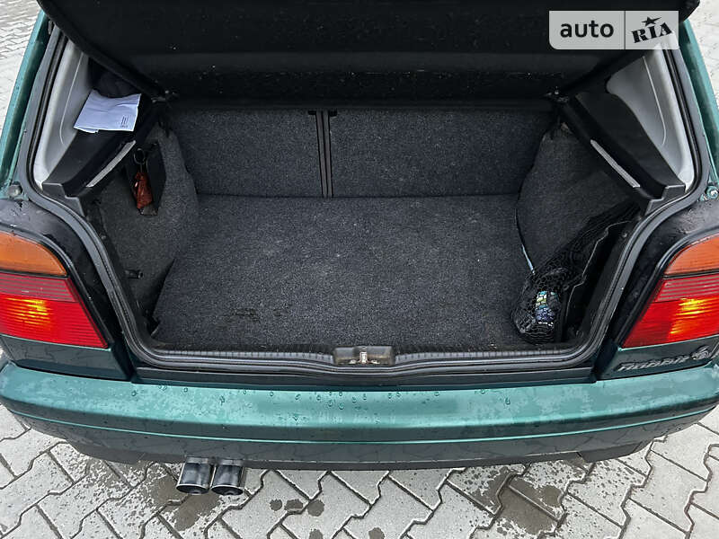 Хэтчбек Volkswagen Golf 1996 в Оброшином