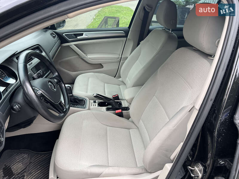 Универсал Volkswagen Golf 2015 в Одессе