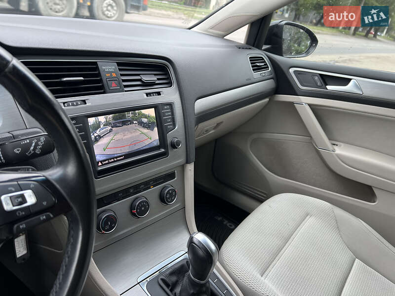 Универсал Volkswagen Golf 2015 в Одессе