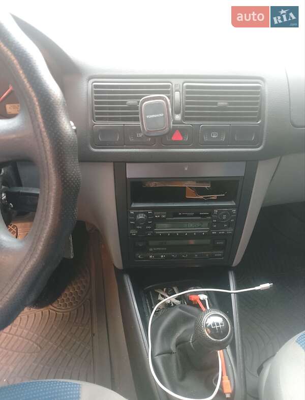 Універсал Volkswagen Golf 2000 в Луцьку