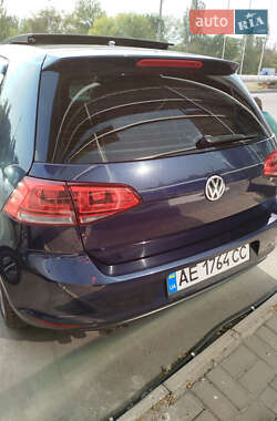 Хэтчбек Volkswagen Golf 2015 в 