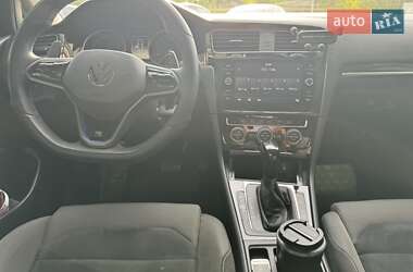 Хэтчбек Volkswagen Golf 2015 в 
