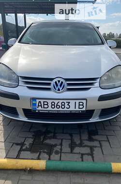 Хетчбек Volkswagen Golf 2004 в Вінниці
