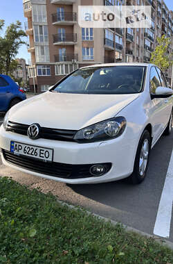 Хэтчбек Volkswagen Golf 2011 в Киеве