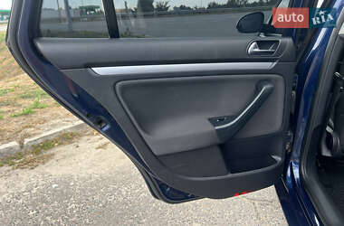 Универсал Volkswagen Golf 2012 в 