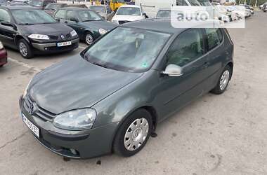 Хэтчбек Volkswagen Golf 2004 в Запорожье