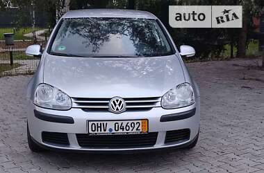 Хэтчбек Volkswagen Golf 2005 в Стрые