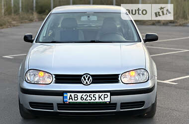 Хетчбек Volkswagen Golf 2001 в Вінниці